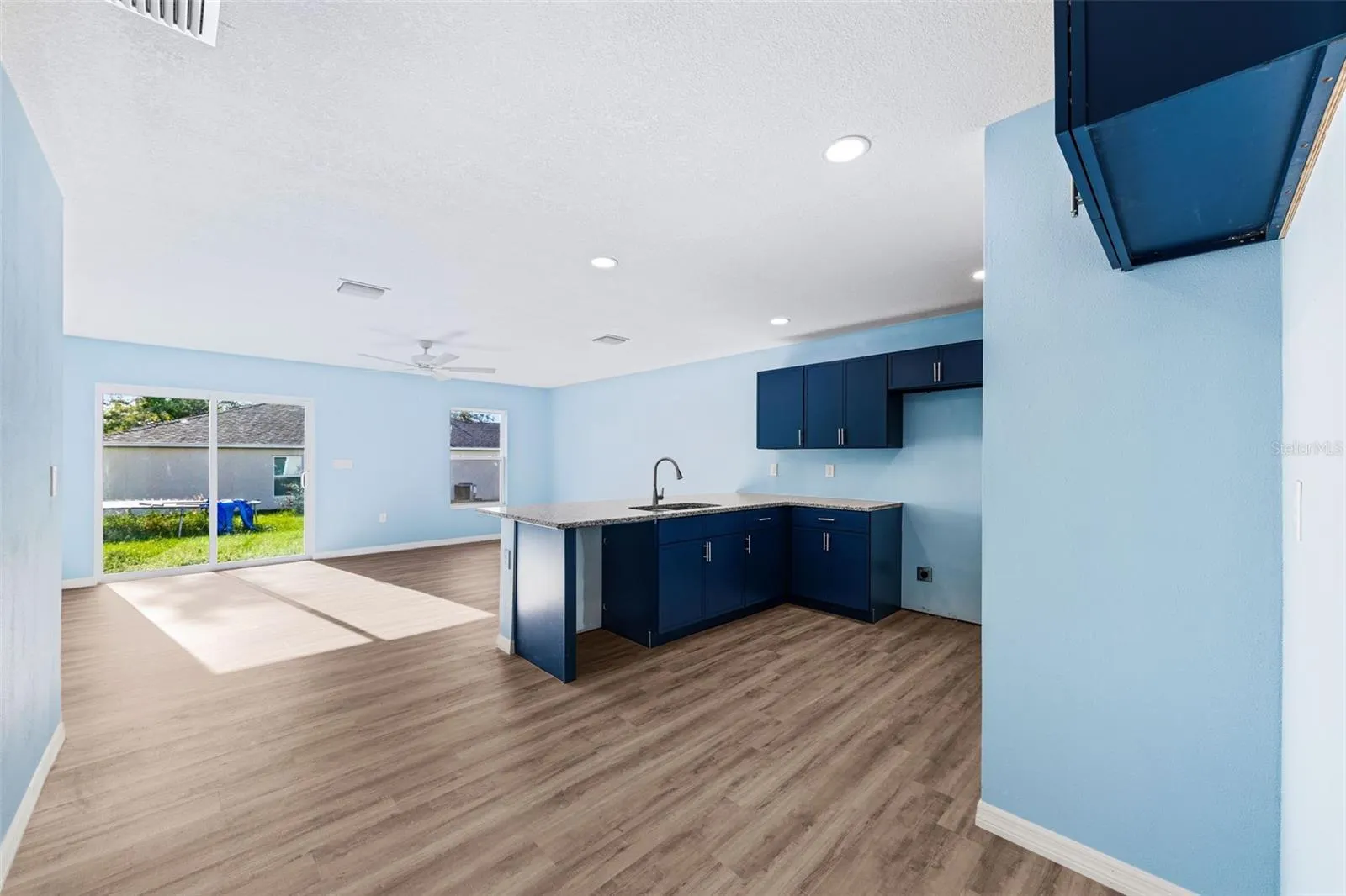 1825 HUDSON CT