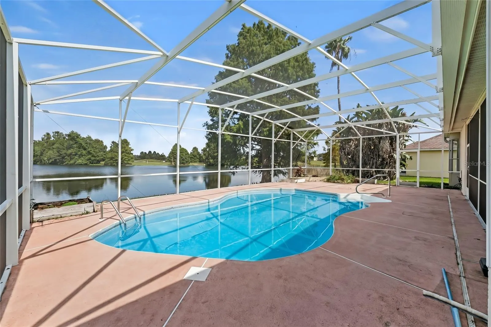 1805 LEE JANZEN DR