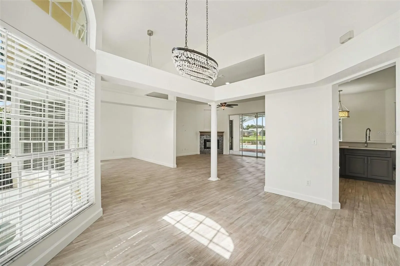 1805 LEE JANZEN DR