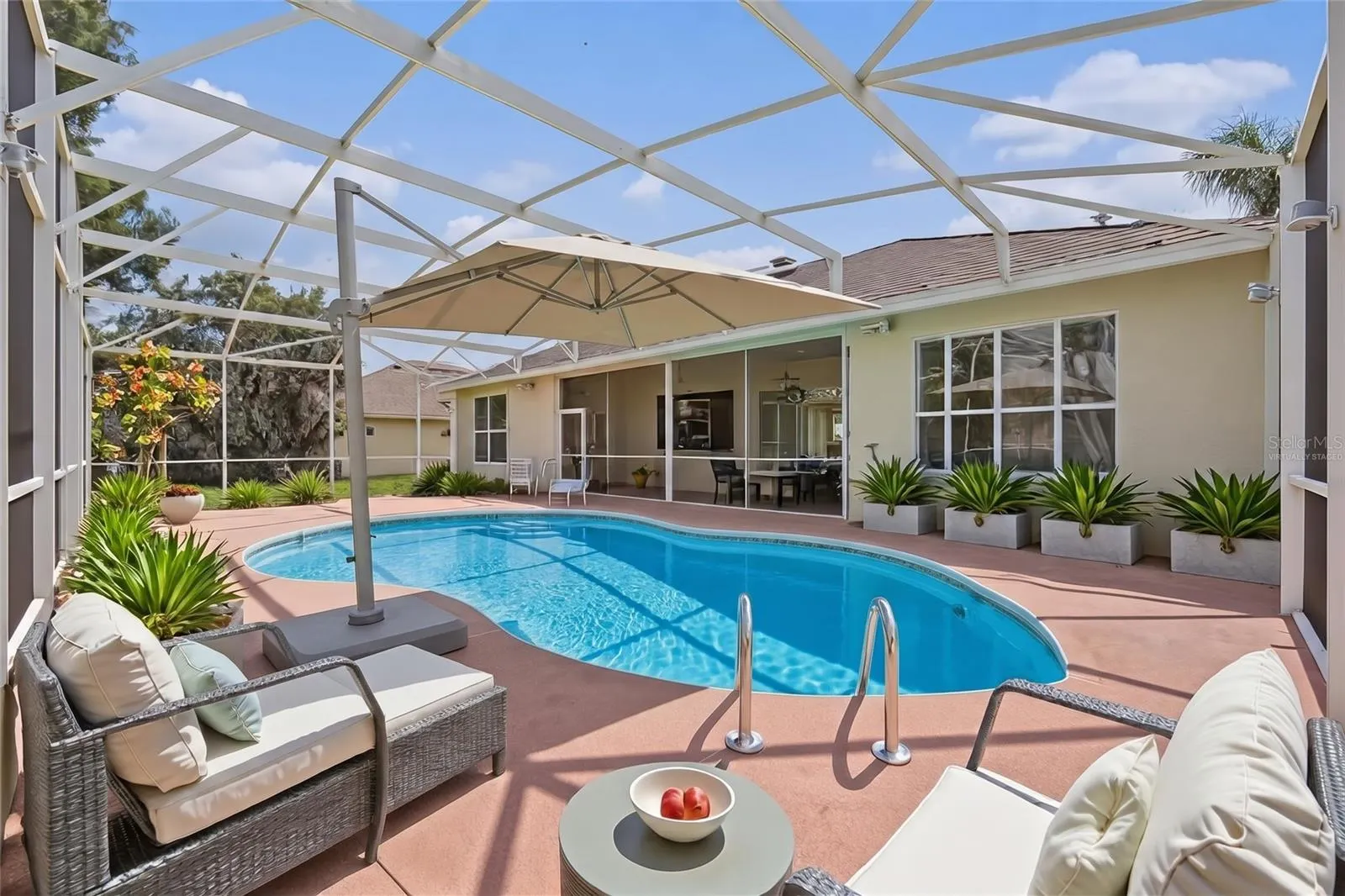 1805 LEE JANZEN DR