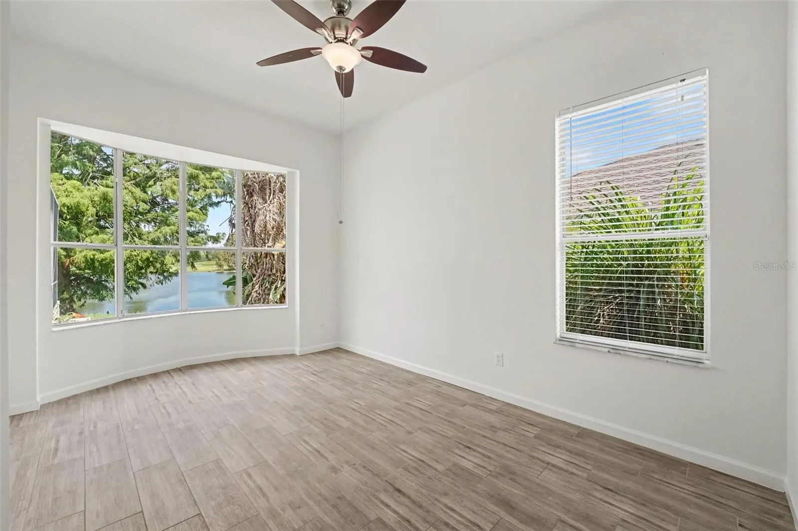 1805 LEE JANZEN DR
