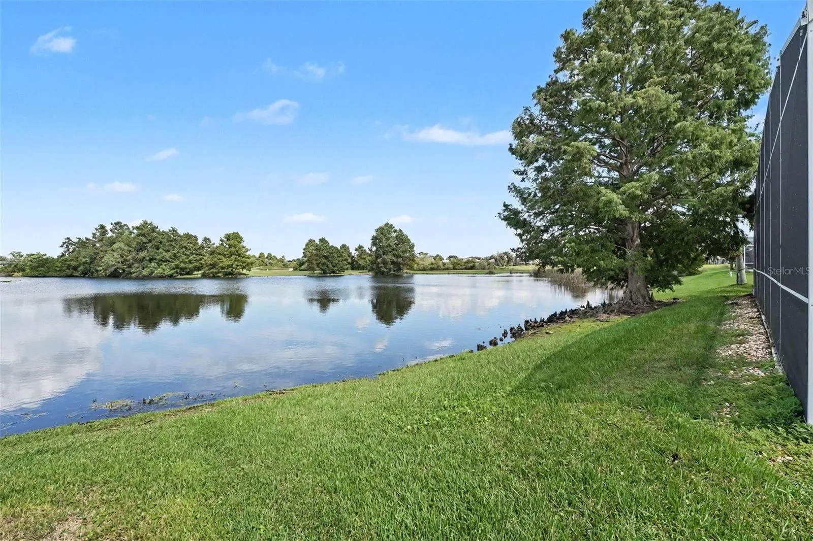1805 LEE JANZEN DR