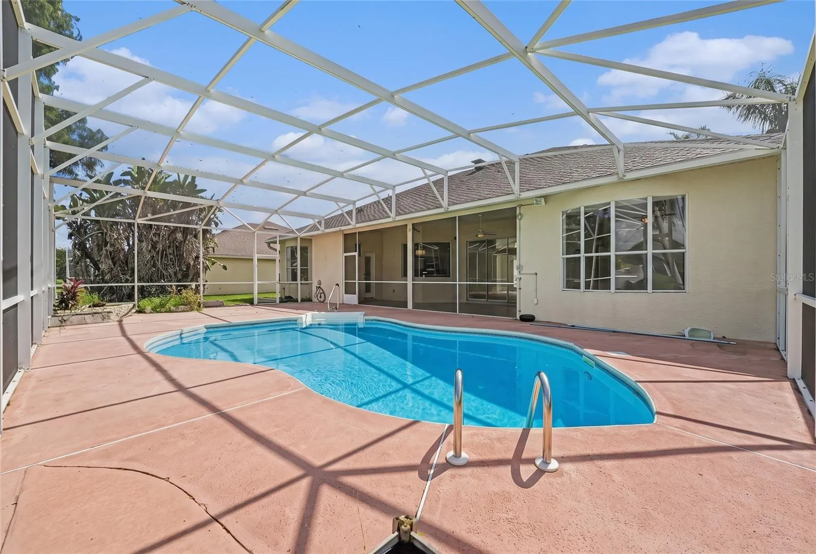1805 LEE JANZEN DR