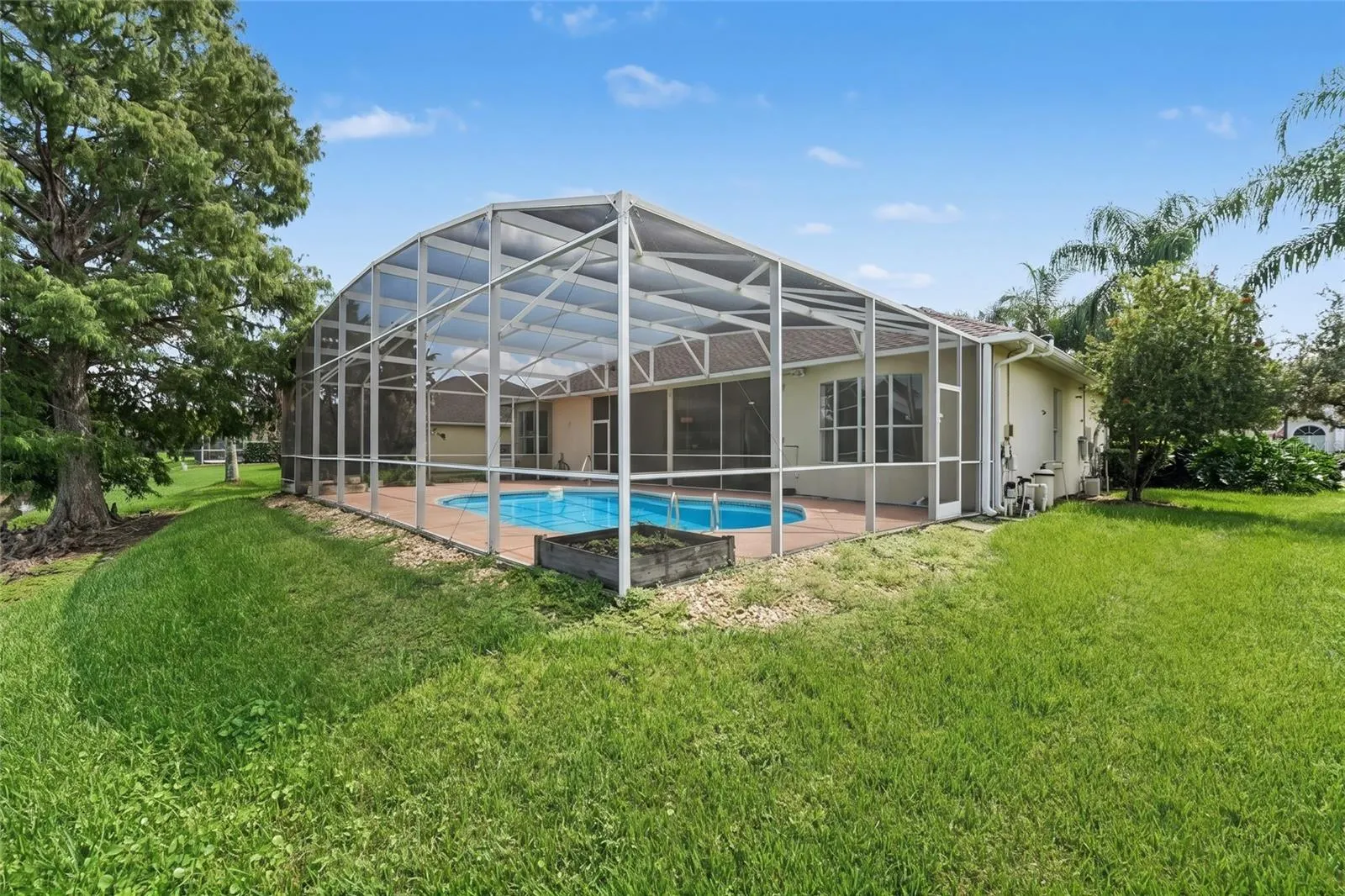1805 LEE JANZEN DR
