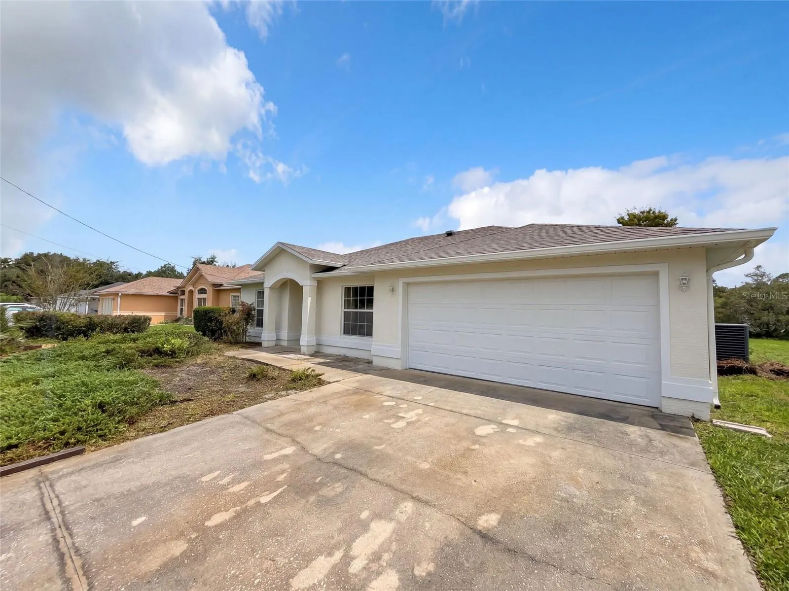 18 ROLLAND LN