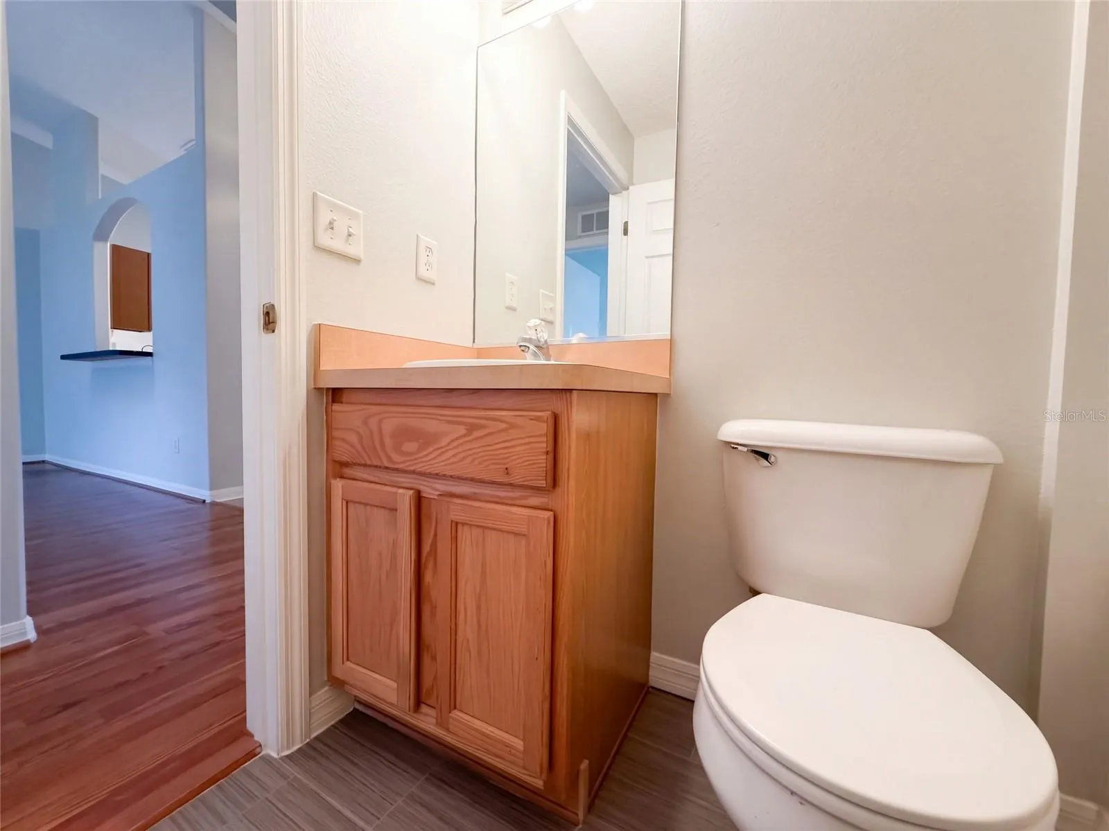 18 ROLLAND LN