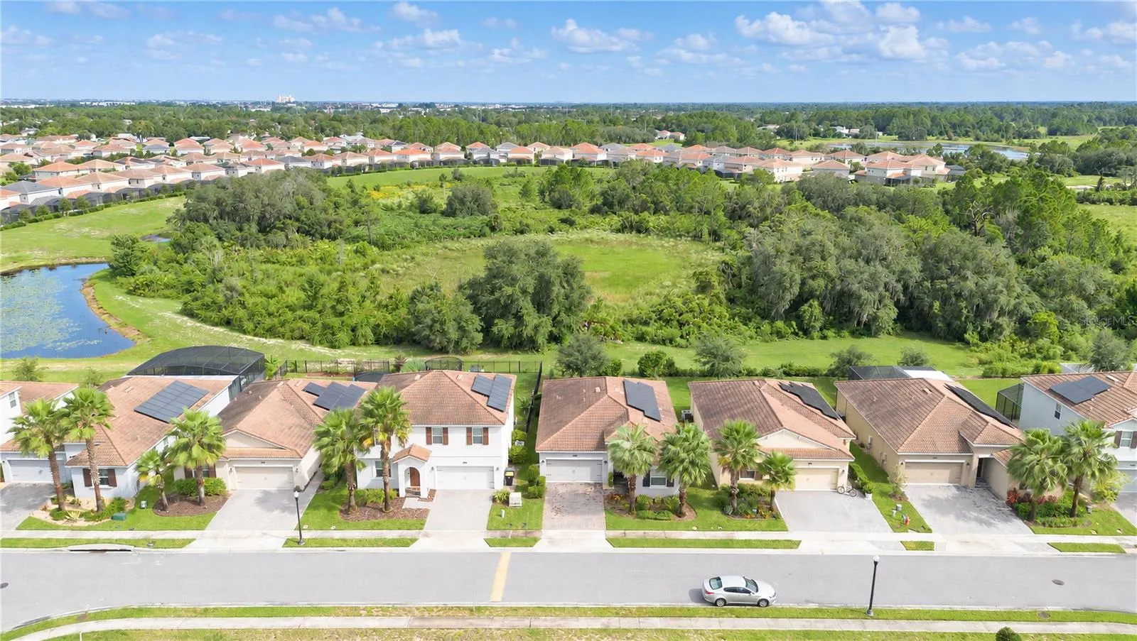 1047 OAK BLUFF DR