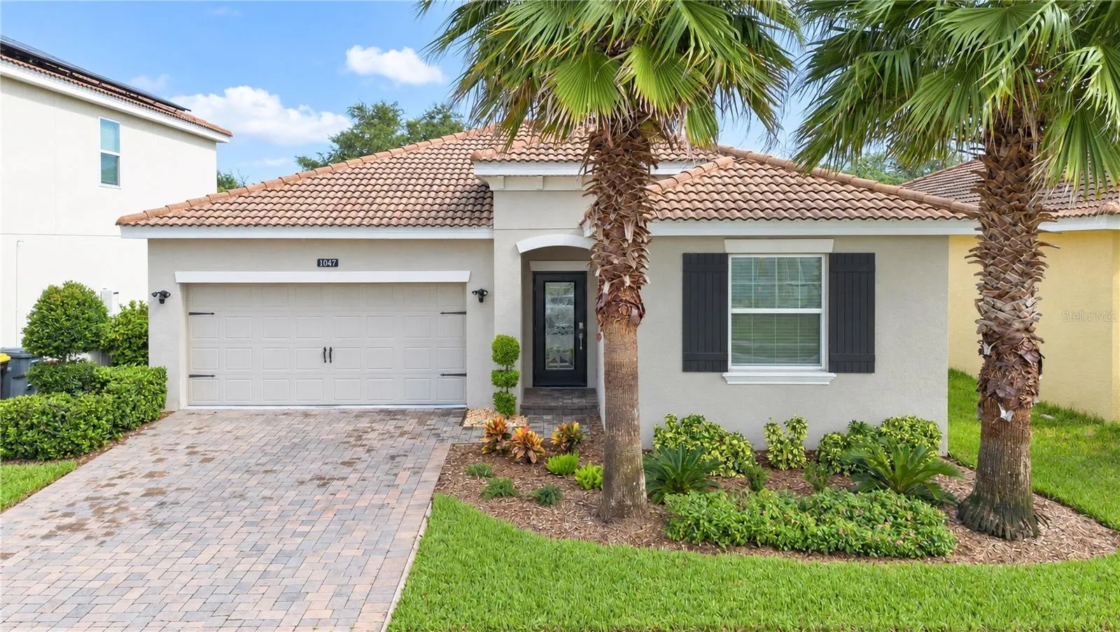 1047 OAK BLUFF DR