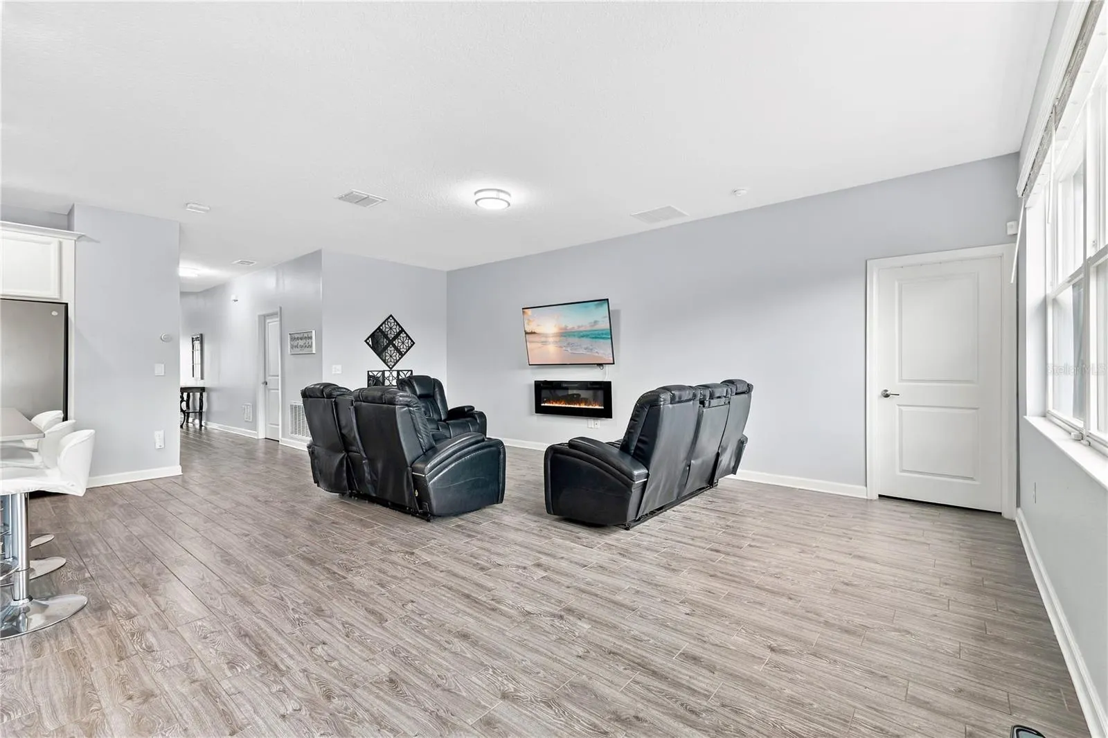 1047 OAK BLUFF DR