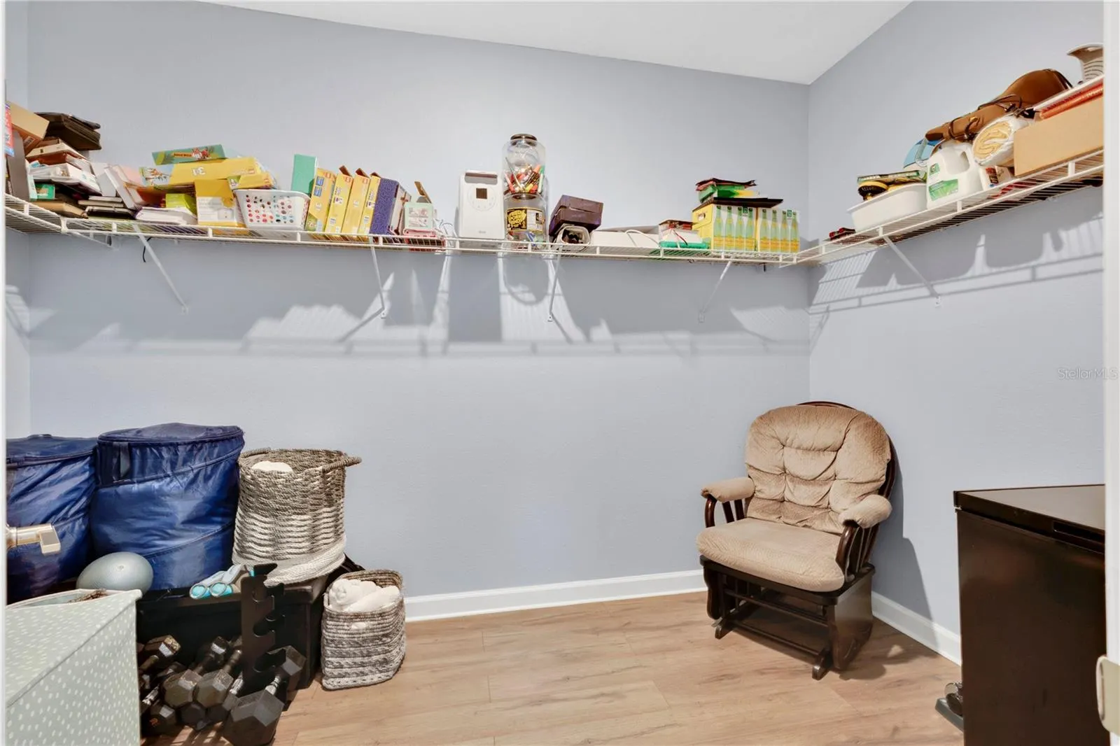 1047 OAK BLUFF DR