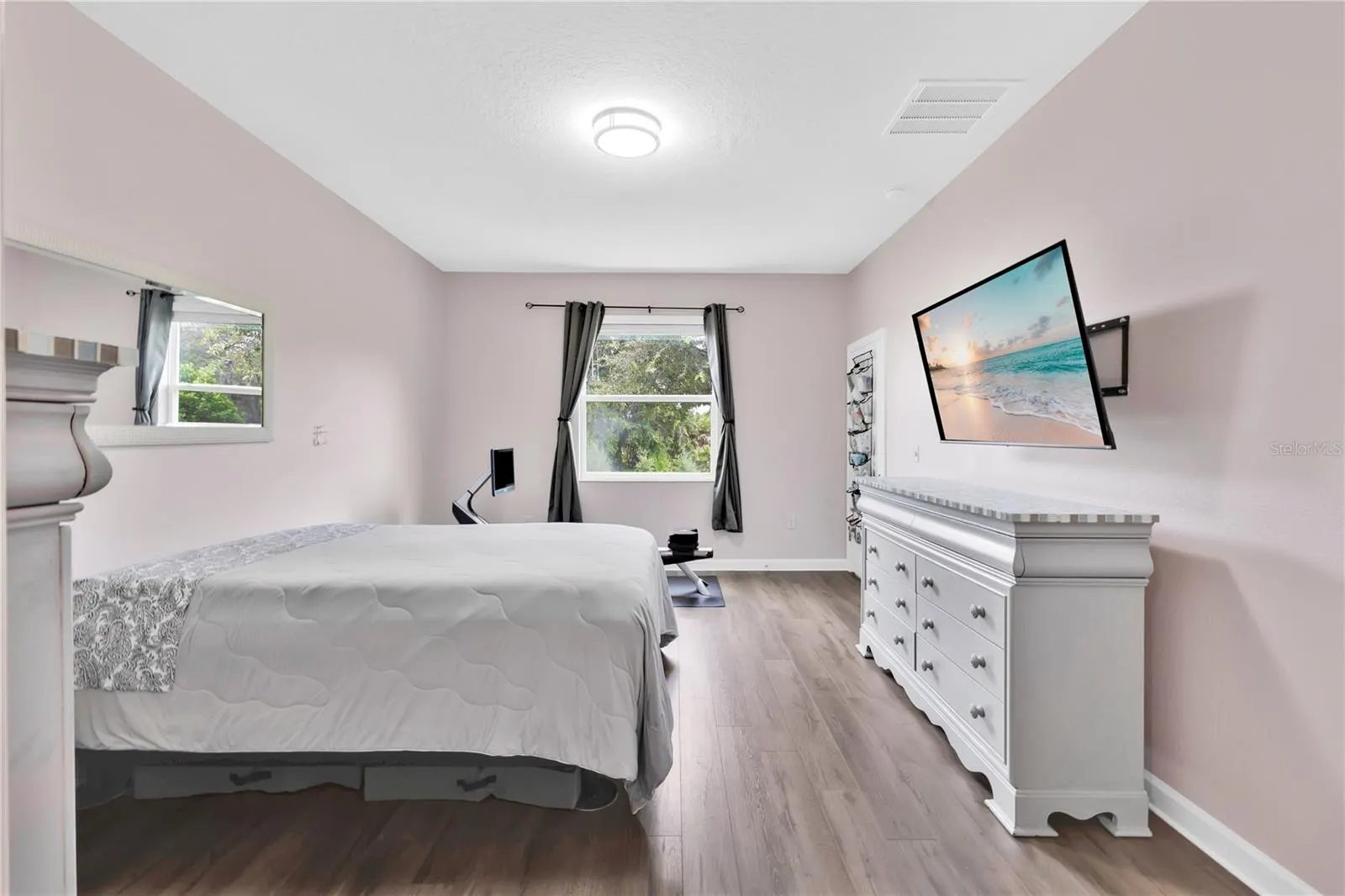 1047 OAK BLUFF DR