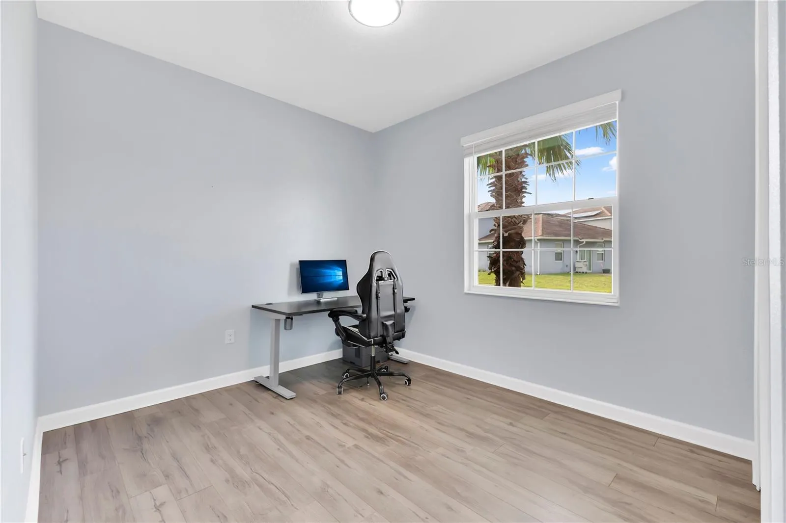 1047 OAK BLUFF DR