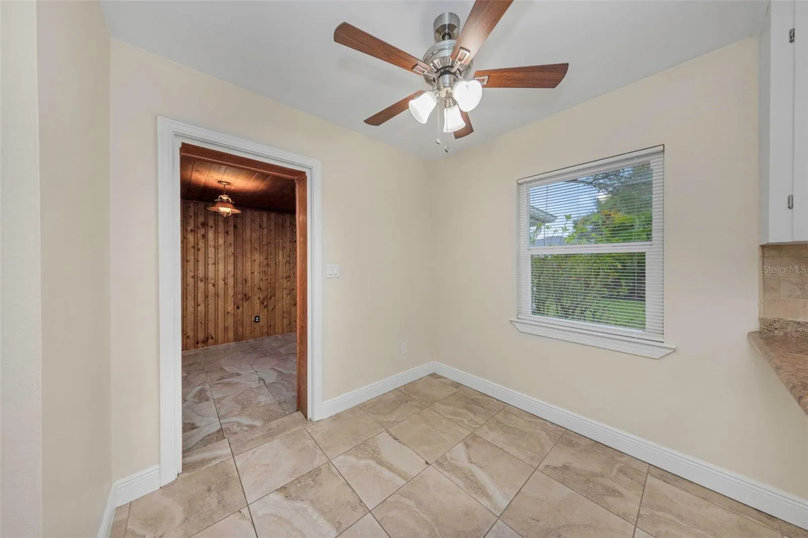 4204 W PALMIRA AVE