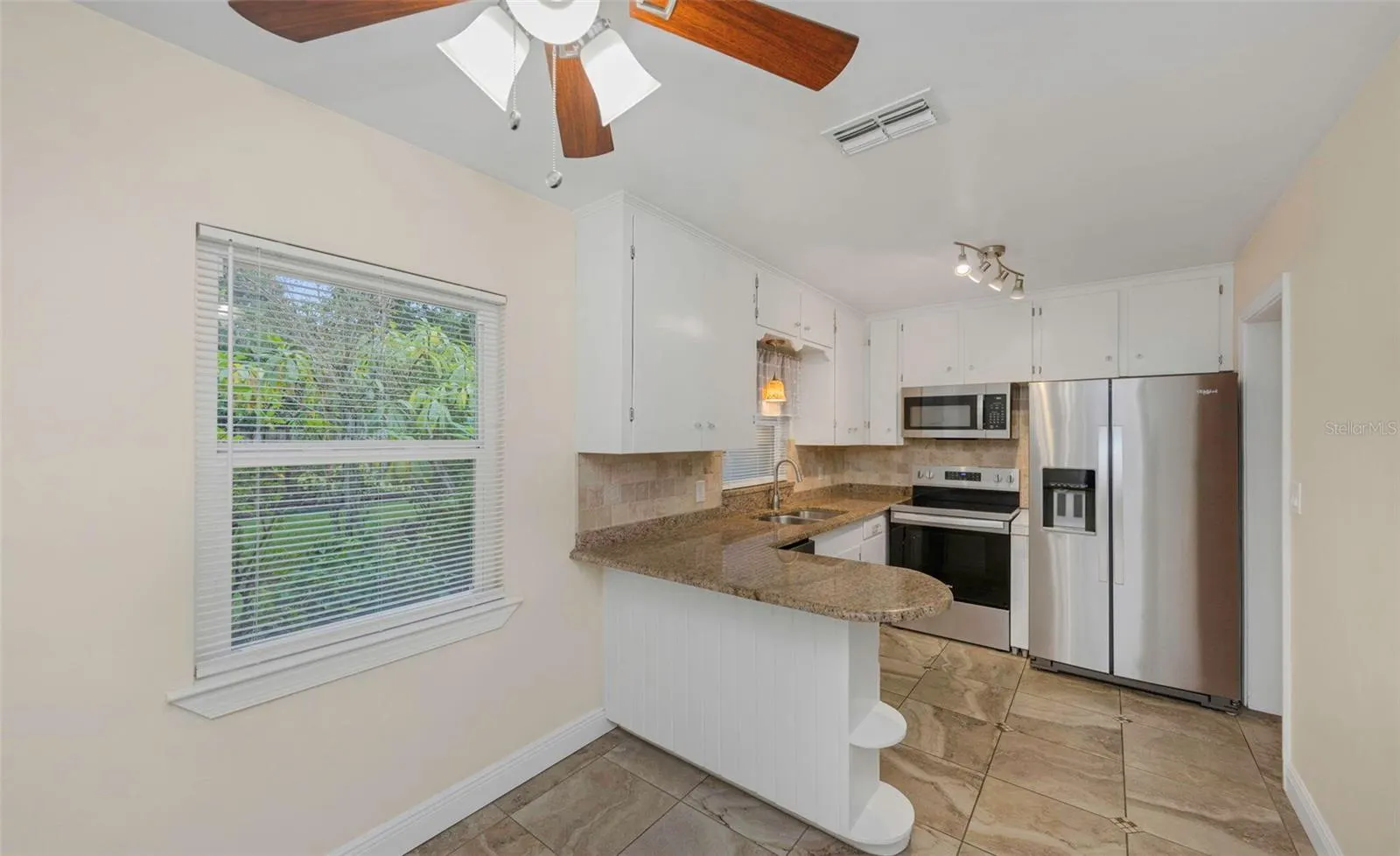 4204 W PALMIRA AVE