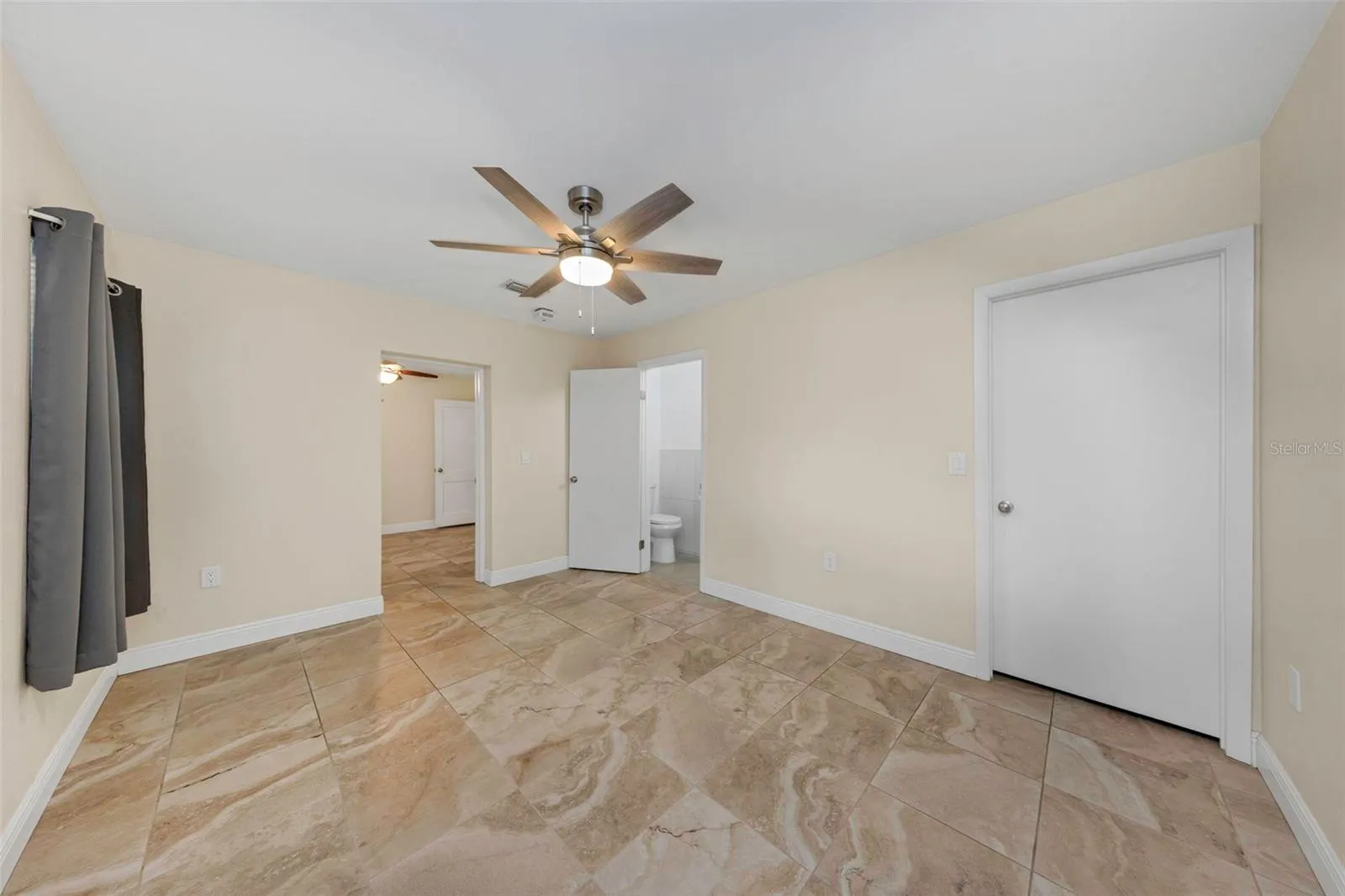 4204 W PALMIRA AVE