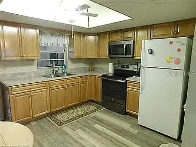 26 W RAYMOND ST