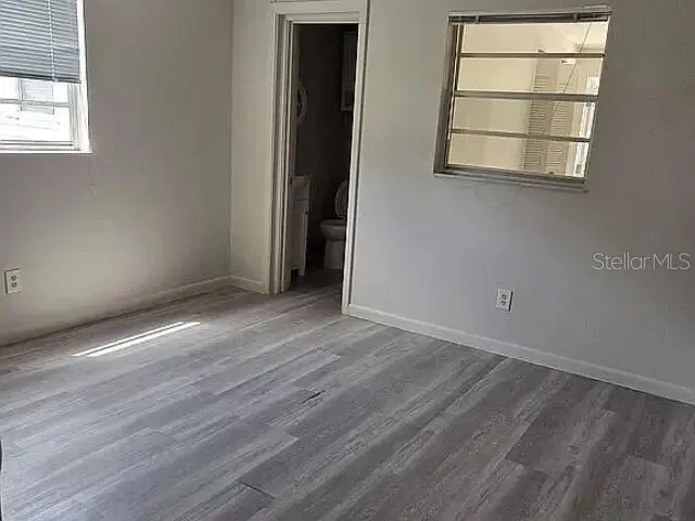 26 W RAYMOND ST