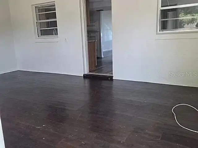 26 W RAYMOND ST