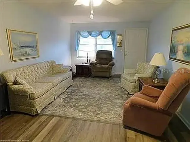 26 W RAYMOND ST
