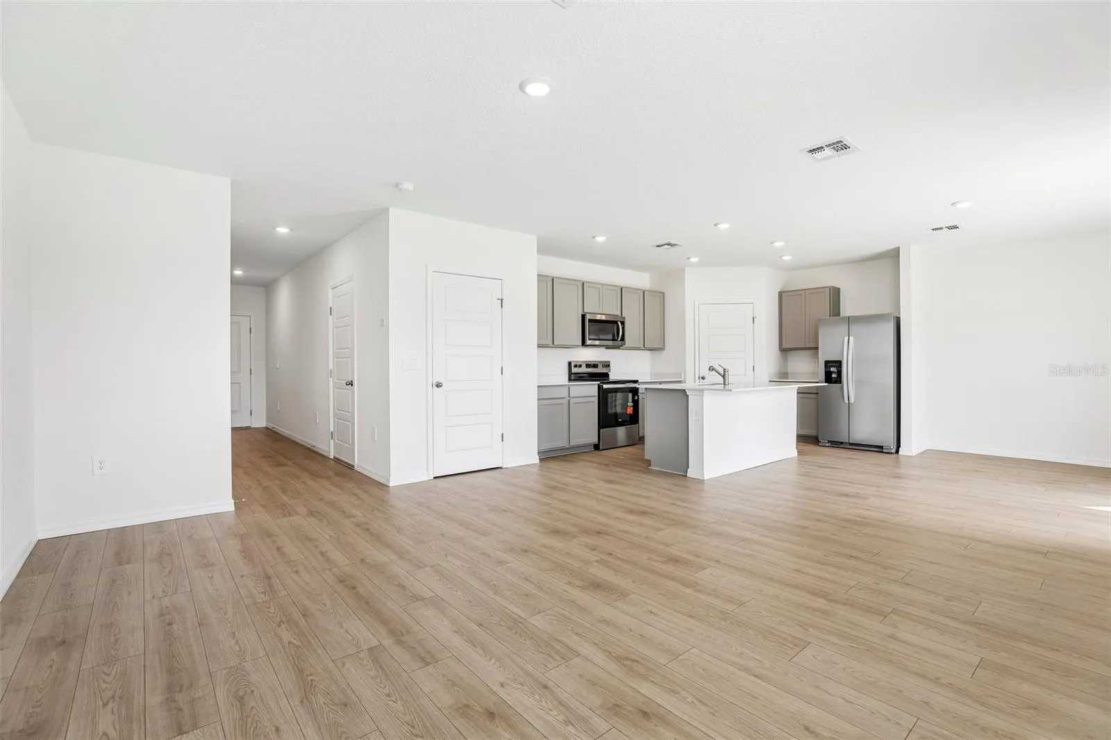 4755 ROLLING LAKE LN