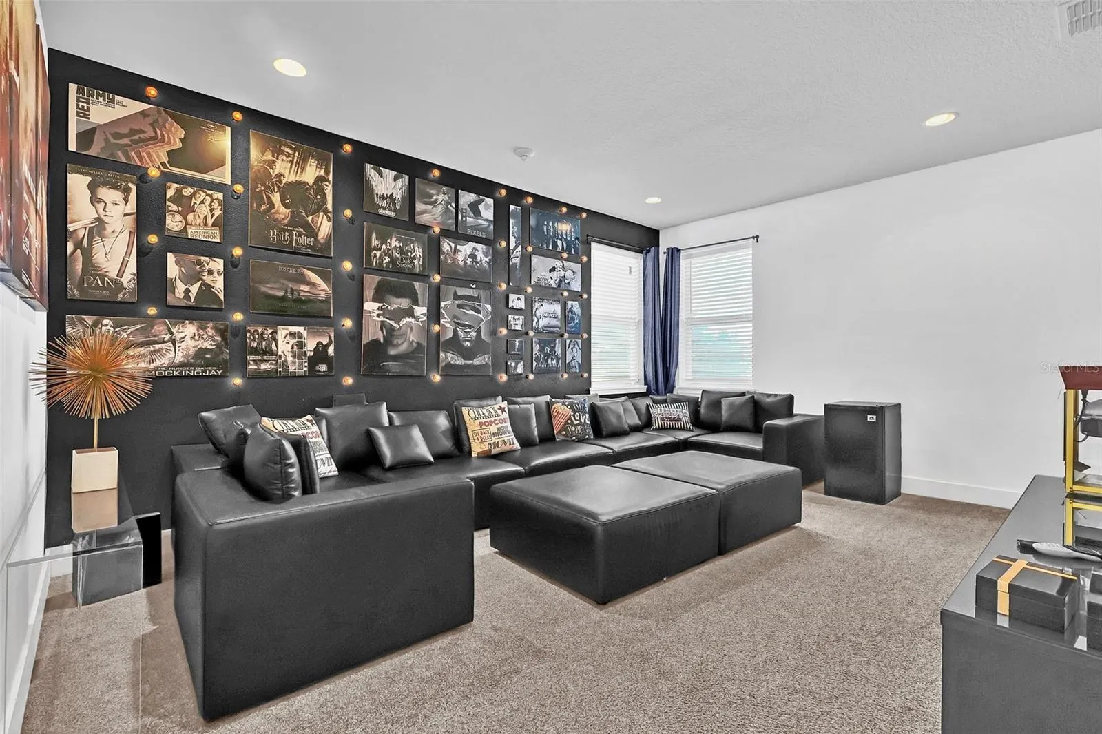 7607 MACKINAW LN