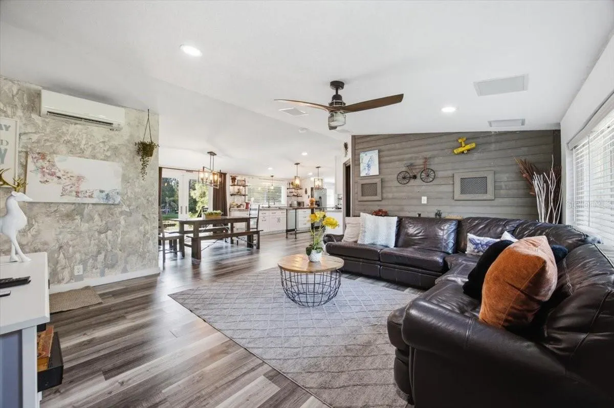 107 DEER RUN DR