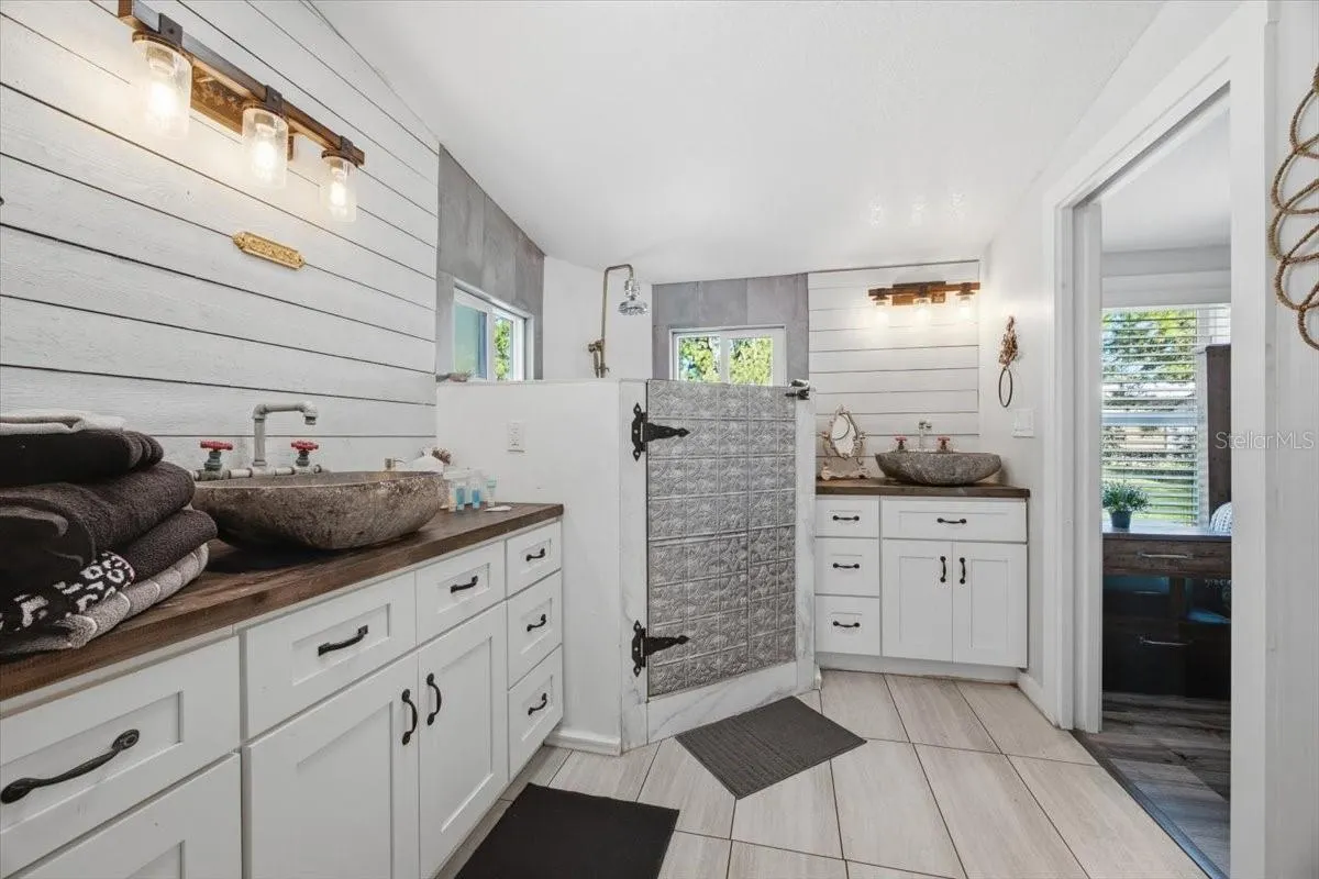 107 DEER RUN DR