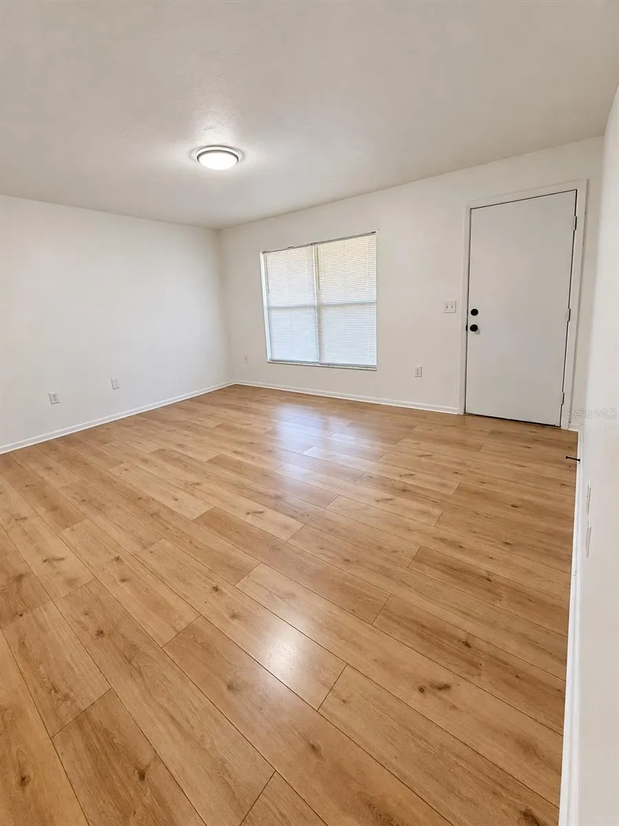 86 LAKE DAISY BLVD
