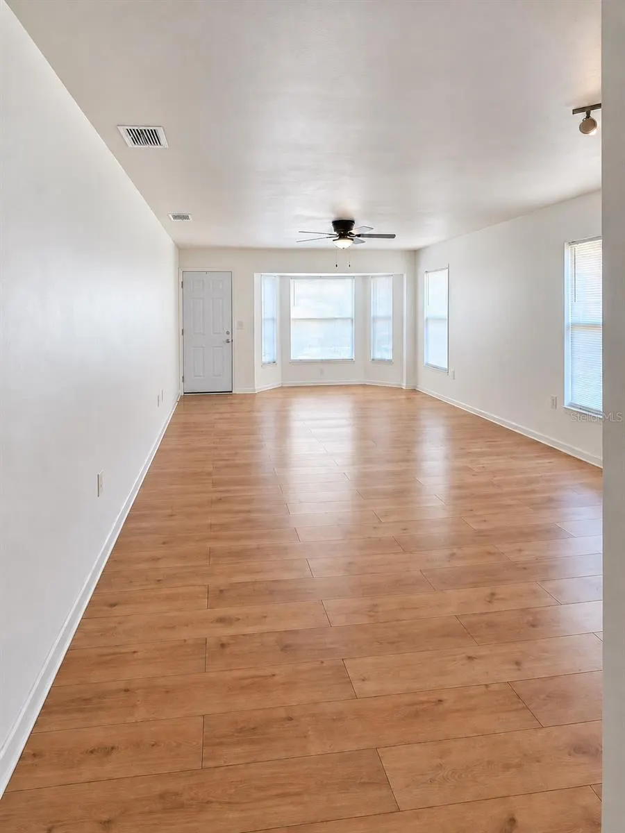 86 LAKE DAISY BLVD
