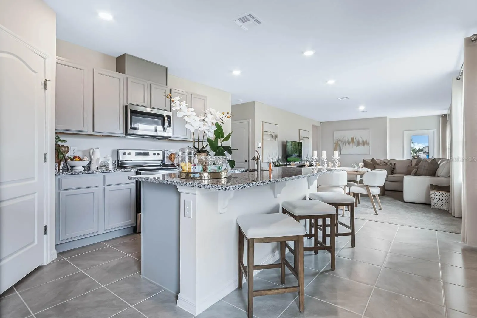 2807 WATERLILY WAY