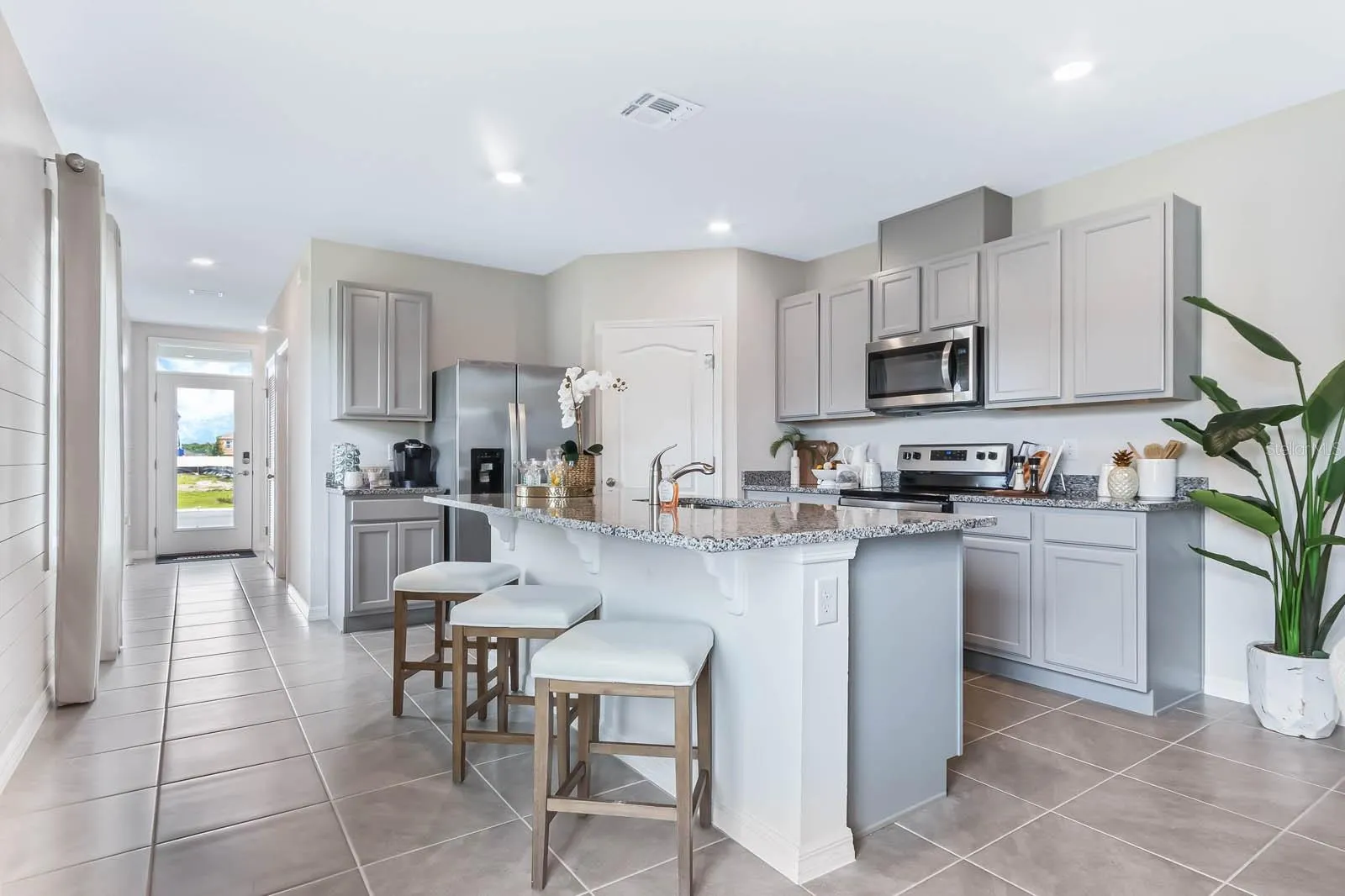 2807 WATERLILY WAY