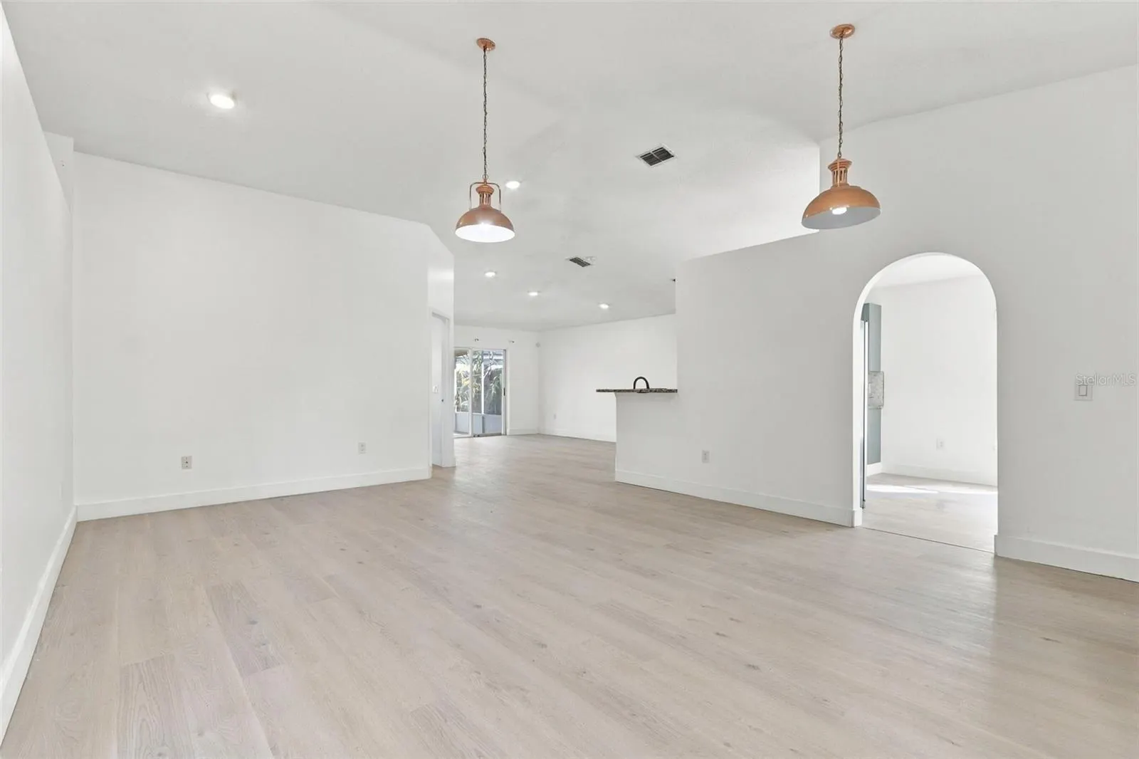 6737 WESTLAKE BLVD