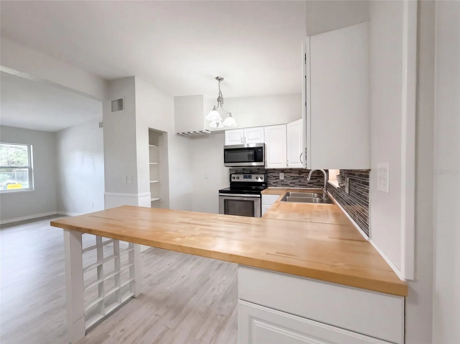 1371 JEFFORDS ST