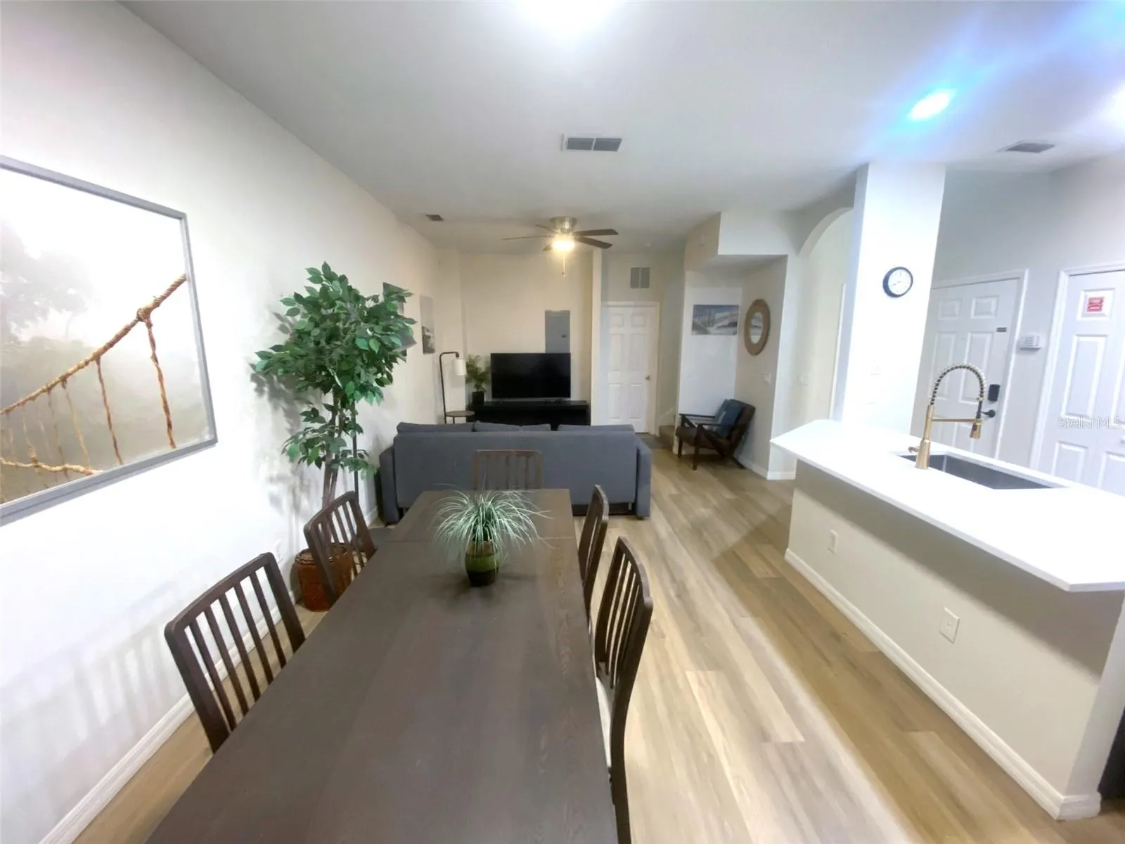 1282 S BEACH CIR