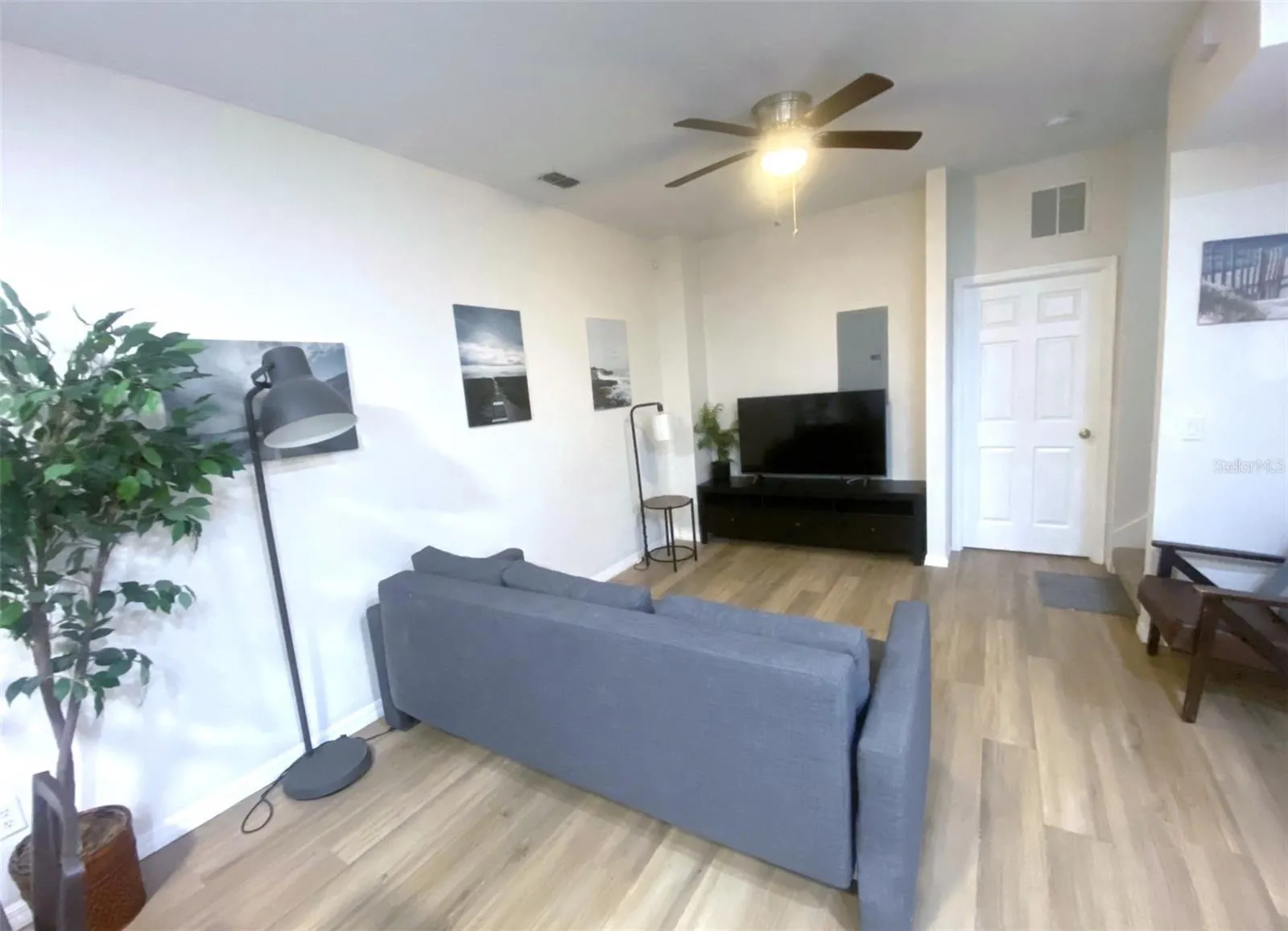 1282 S BEACH CIR