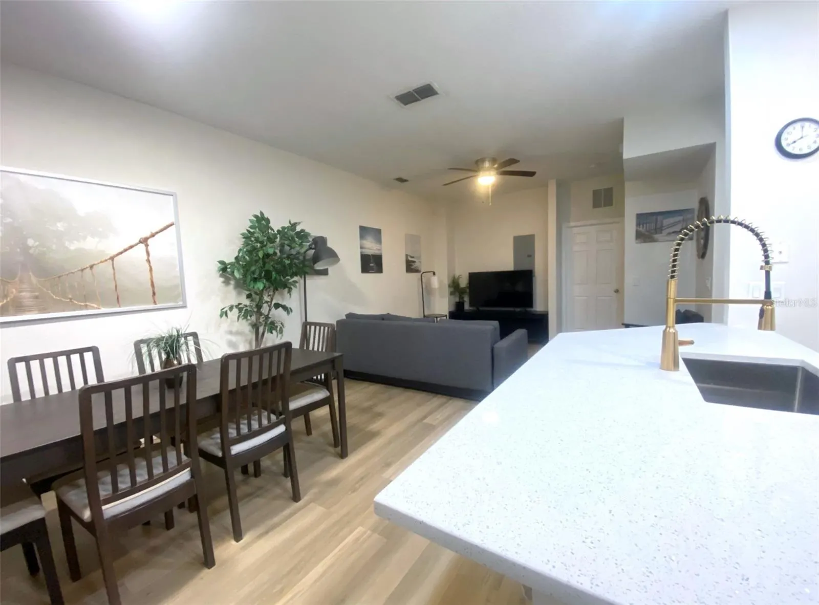 1282 S BEACH CIR