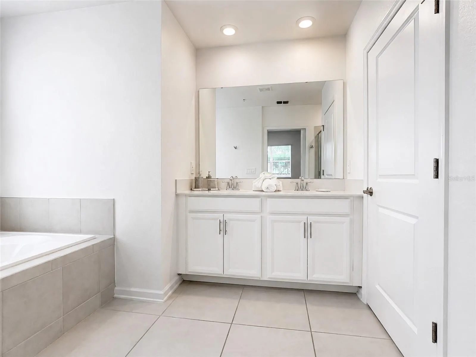8879 CABOT CLIFFS DR #102 #102