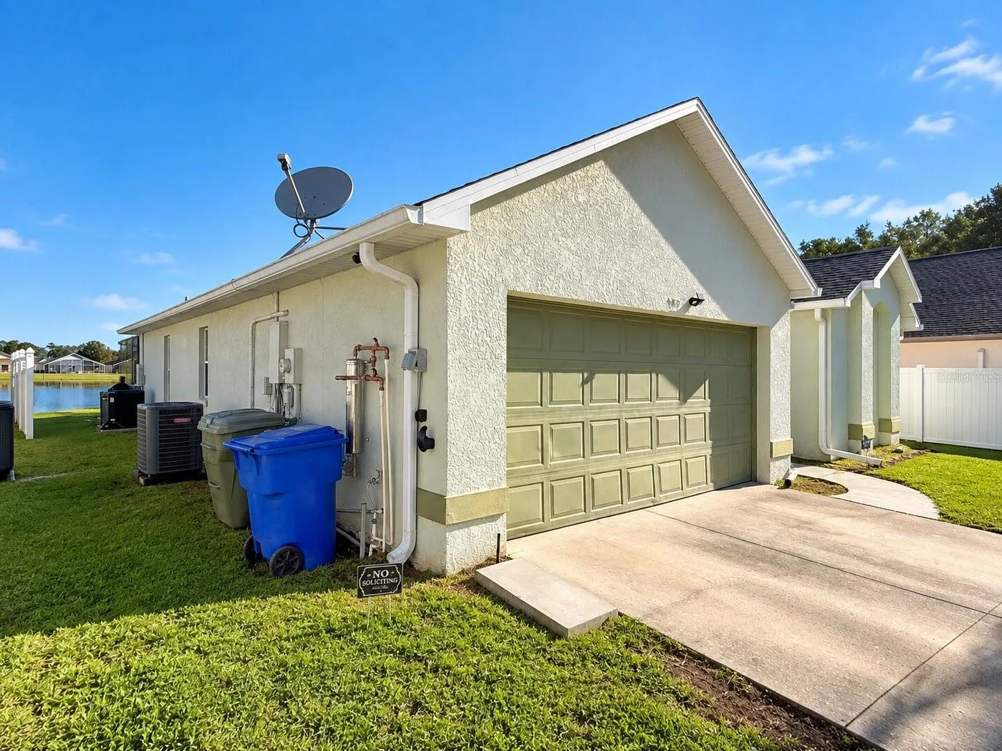 557 EAGLE POINTE S