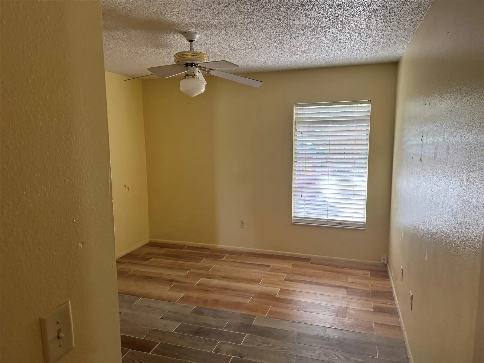 6677 WHIRLAWAY CIR