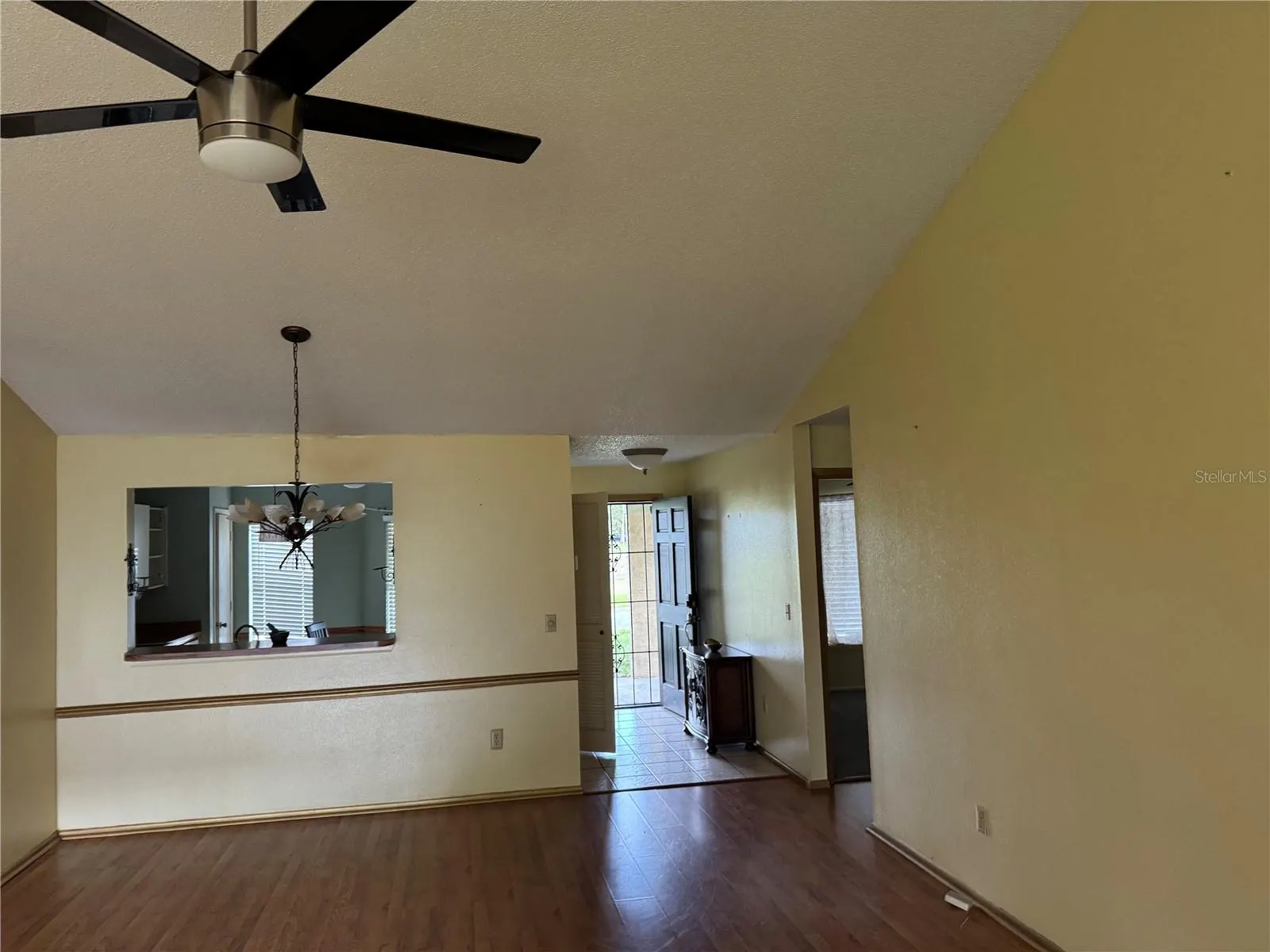 6677 WHIRLAWAY CIR