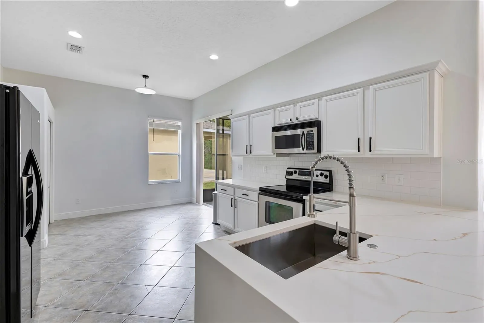 2165 THE OAKS BLVD