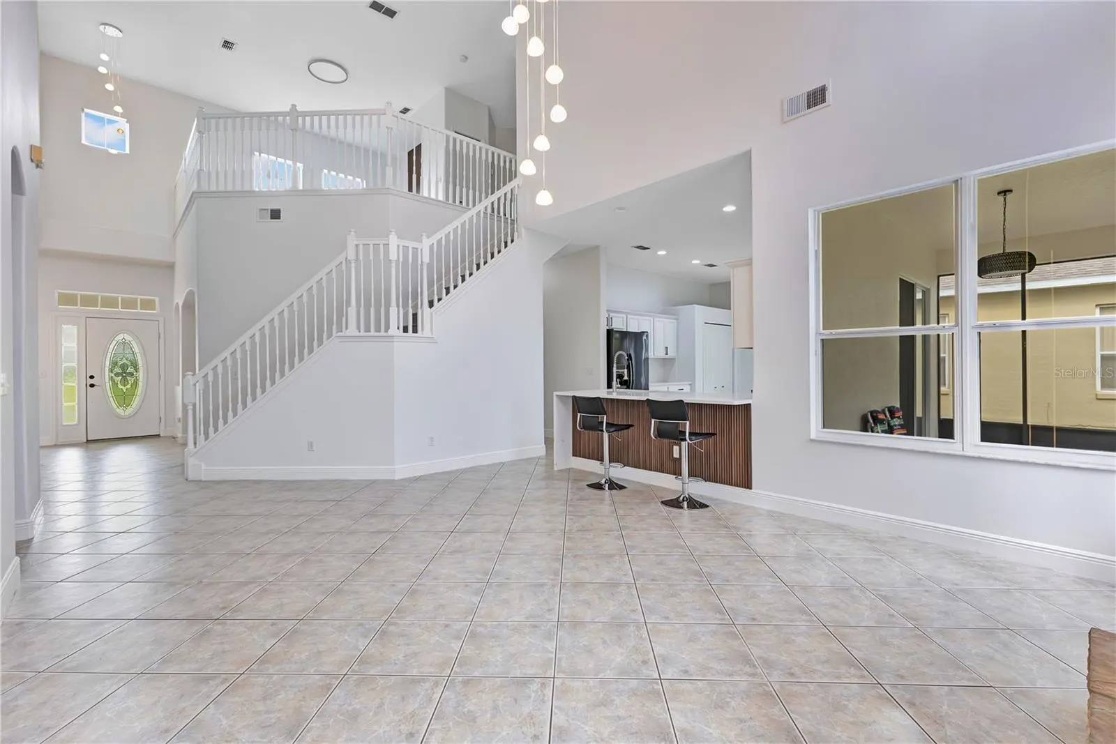 2165 THE OAKS BLVD