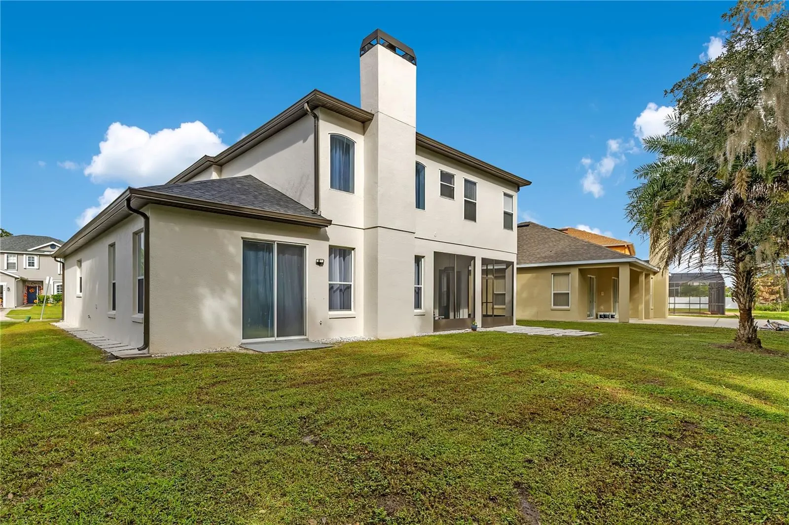 2165 THE OAKS BLVD