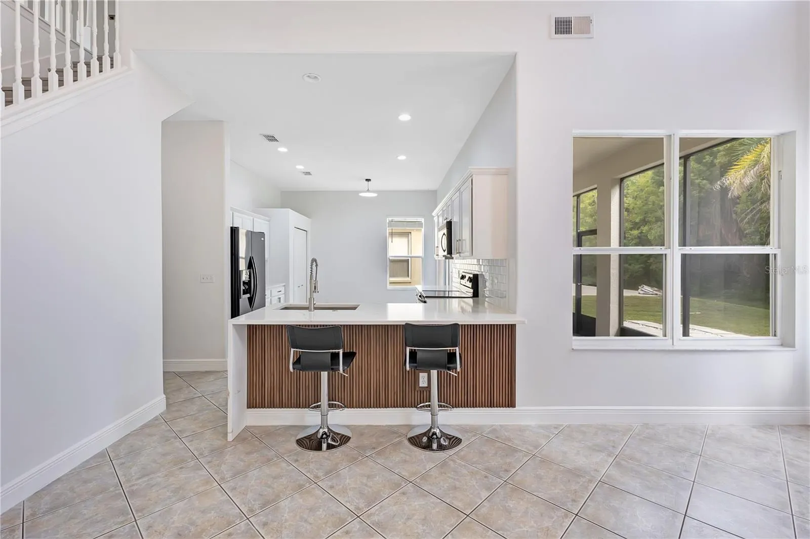 2165 THE OAKS BLVD