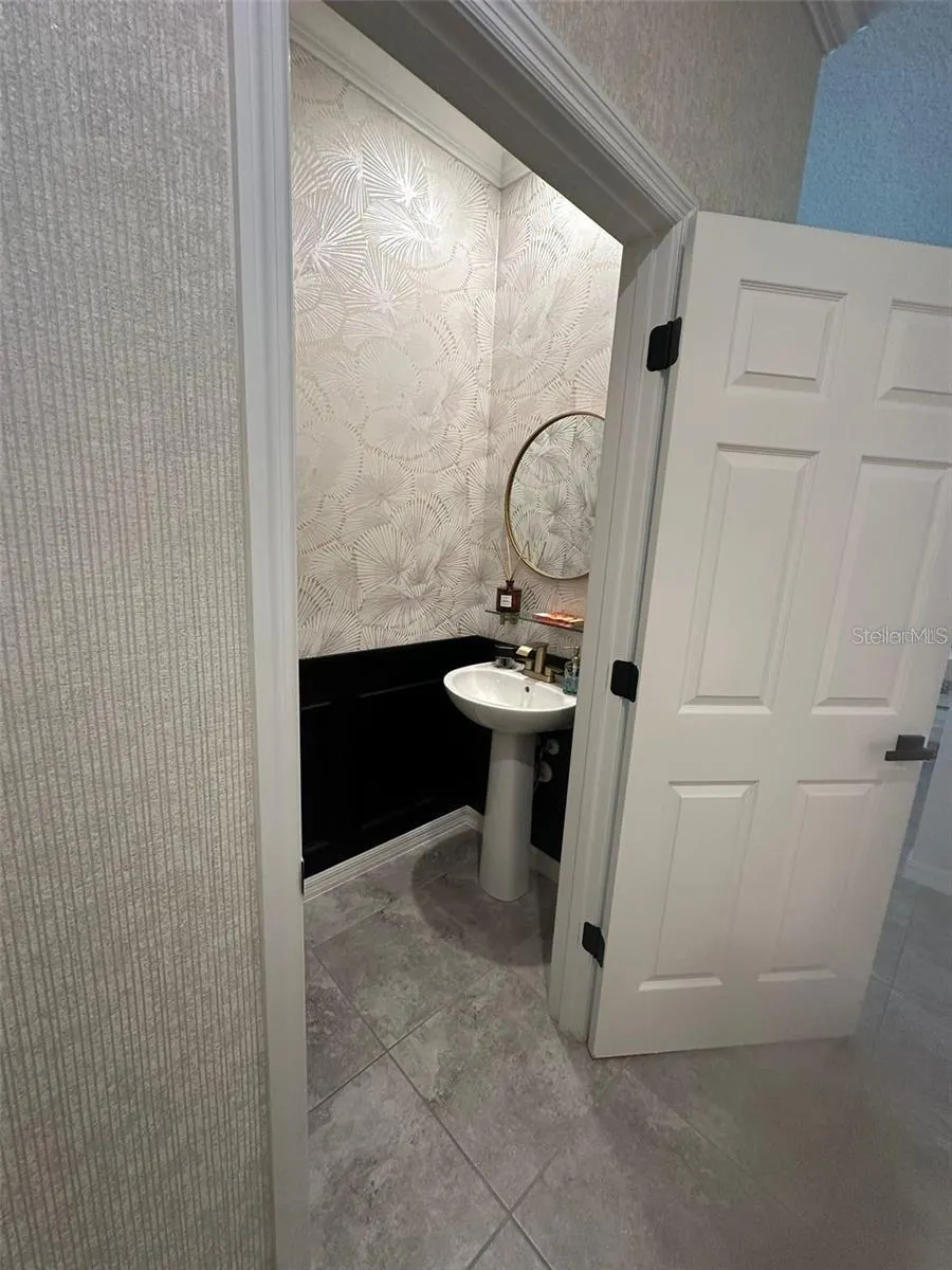 2433 VARENNA LOOP