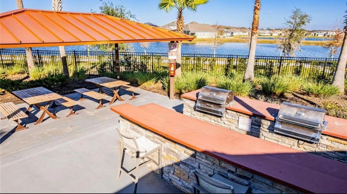 2433 VARENNA LOOP