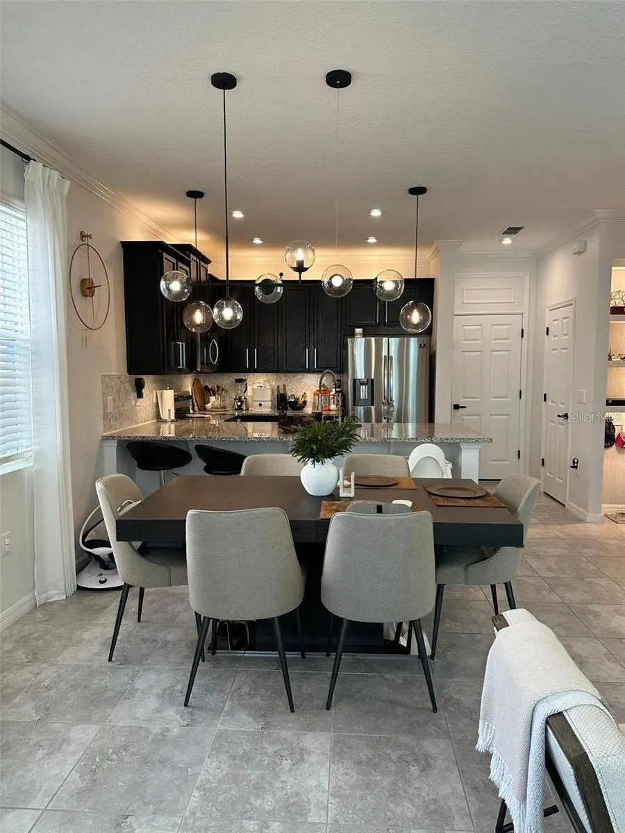 2433 VARENNA LOOP