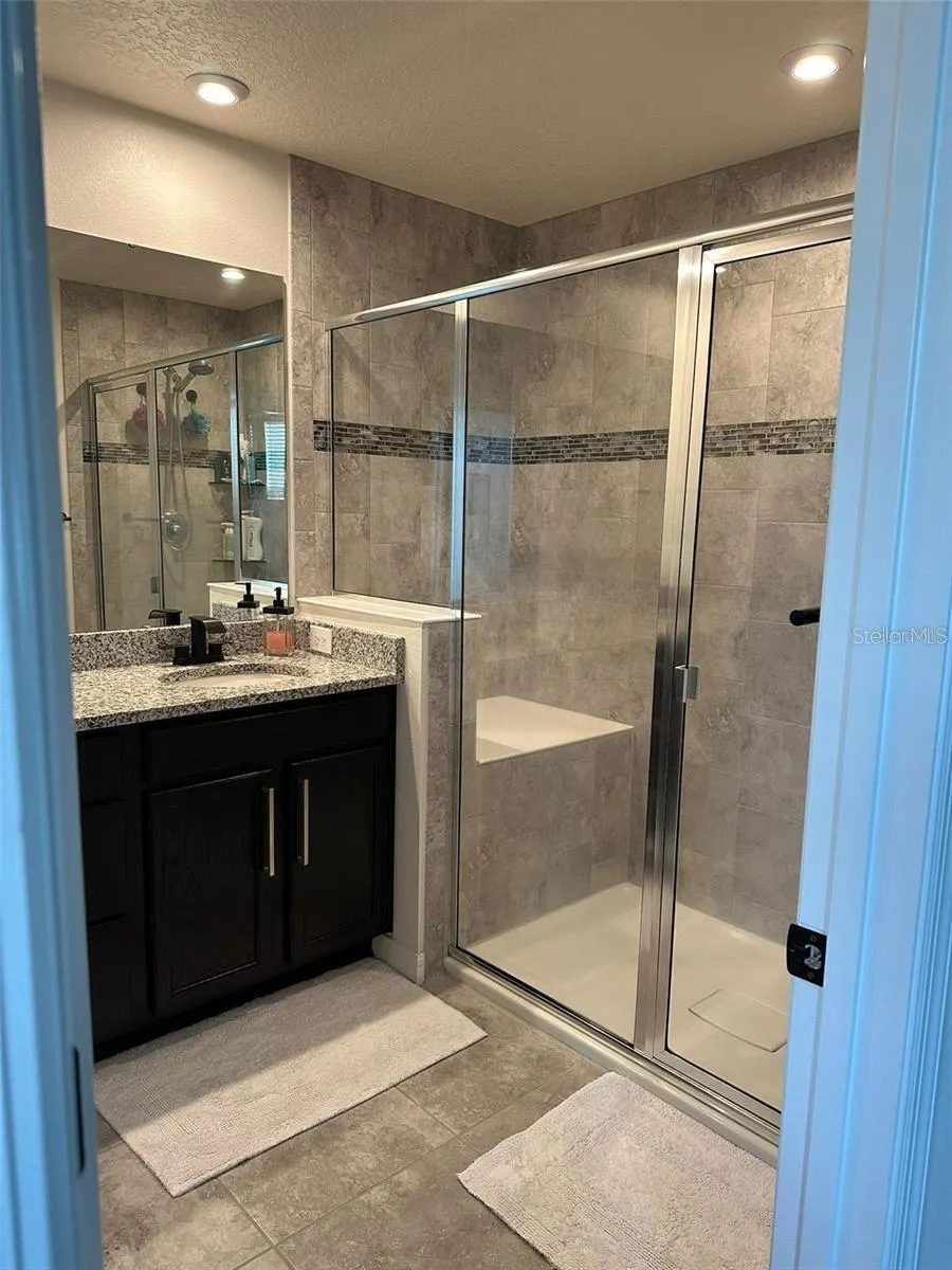 2433 VARENNA LOOP
