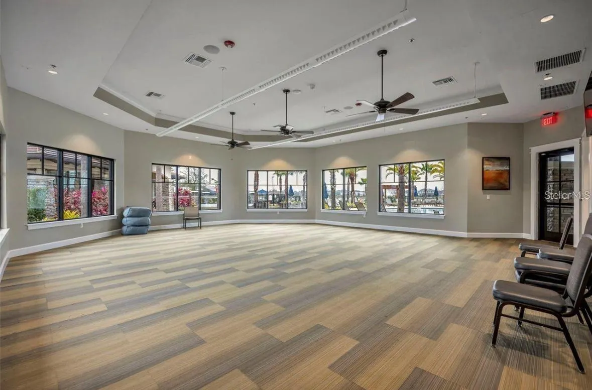 2433 VARENNA LOOP