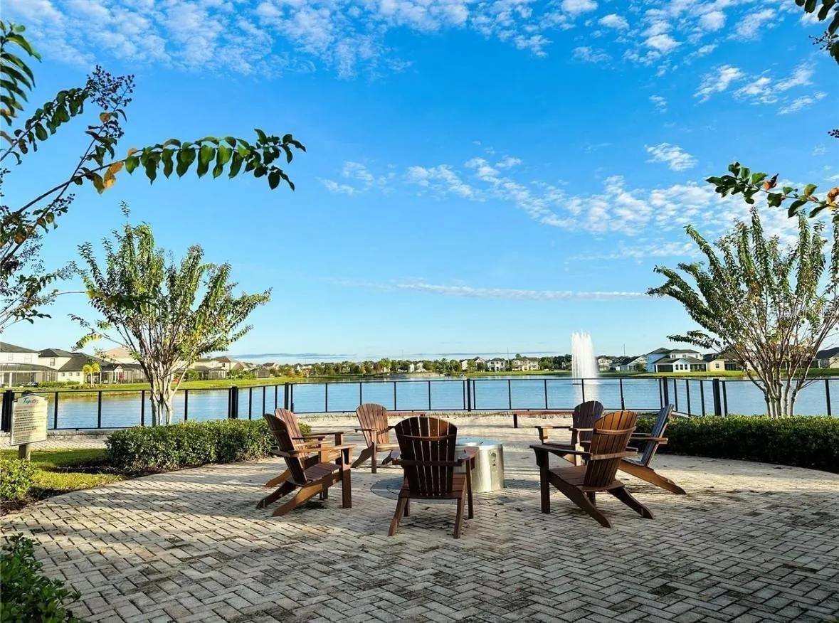 2433 VARENNA LOOP